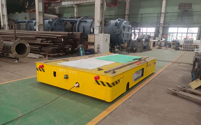 電動(dòng)無(wú)軌平板車(chē)液壓轉(zhuǎn)向方式的特點(diǎn)，與常規(guī)差速轉(zhuǎn)向的區(qū)別是什么？